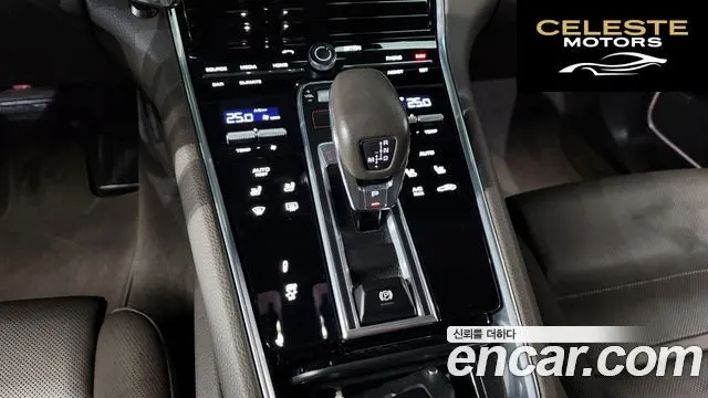 PORSCHE Panamera (971) 3.0 AWD 2019 — photo 9 sur 20