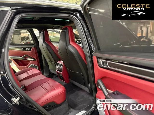 PORSCHE Cayenne (PO536) 4.0 Turbo 2022 — photo 10 sur 26