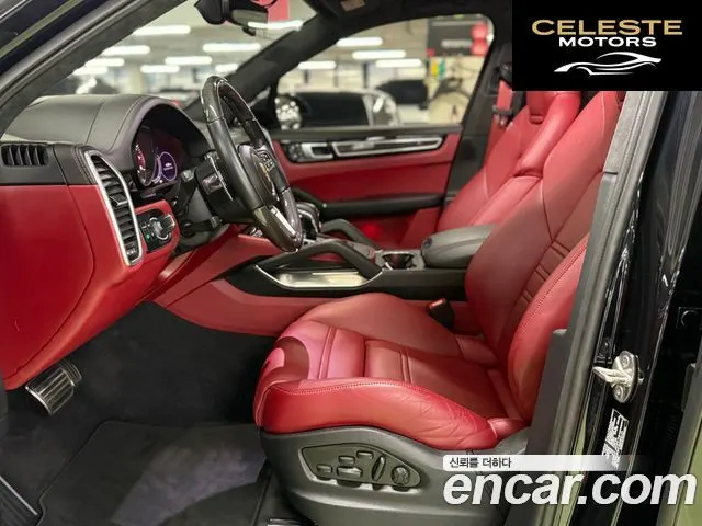 PORSCHE Cayenne (PO536) 4.0 Turbo 2022 — photo 14 sur 26