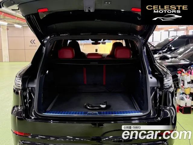 PORSCHE Cayenne (PO536) 4.0 Turbo 2022 — photo 9 sur 26