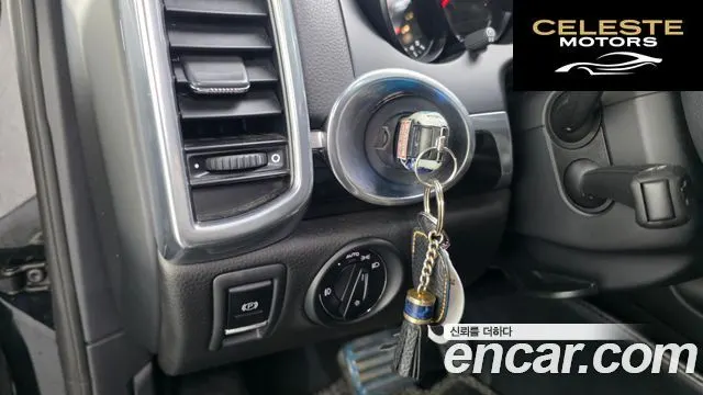 PORSCHE Cayenne 4.8 S 2011 — photo 17 sur 20
