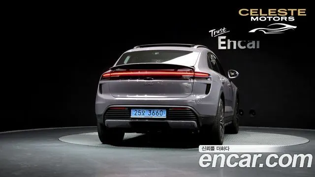 PORSCHE Macan EV Turbo 2025 — photo 4 sur 20