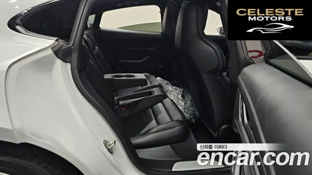 PORSCHE Taycan 4S 2020 — photo 12 sur 20