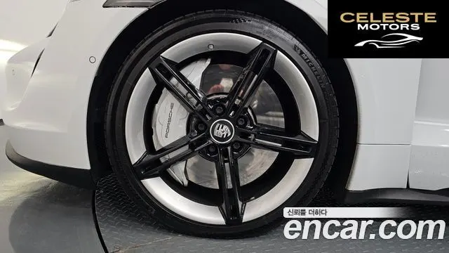 PORSCHE Taycan 4S 2020 — photo 5 sur 20