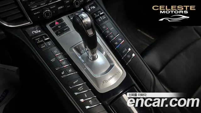 PORSCHE Panamera 4.8 4S 2012 — photo 9 sur 20