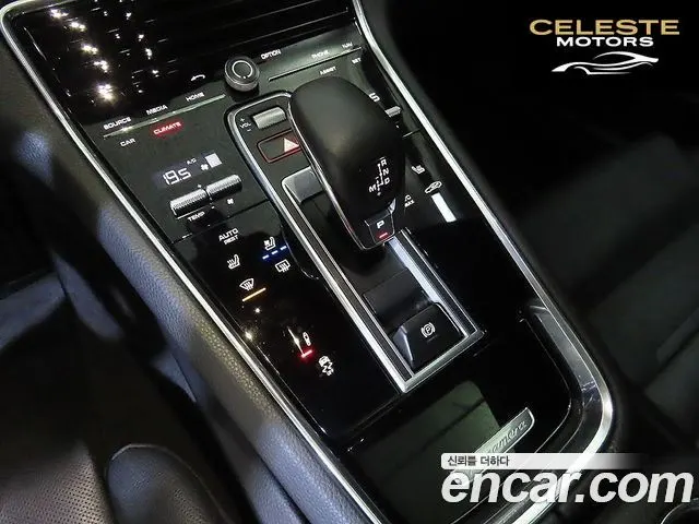 PORSCHE Panamera (971) 3.0 AWD 2019 — photo 12 sur 26