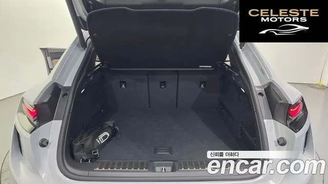 PORSCHE Macan EV Turbo 2025 — photo 19 sur 26
