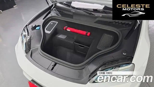 PORSCHE Macan EV Turbo 2025 — photo 6 sur 26
