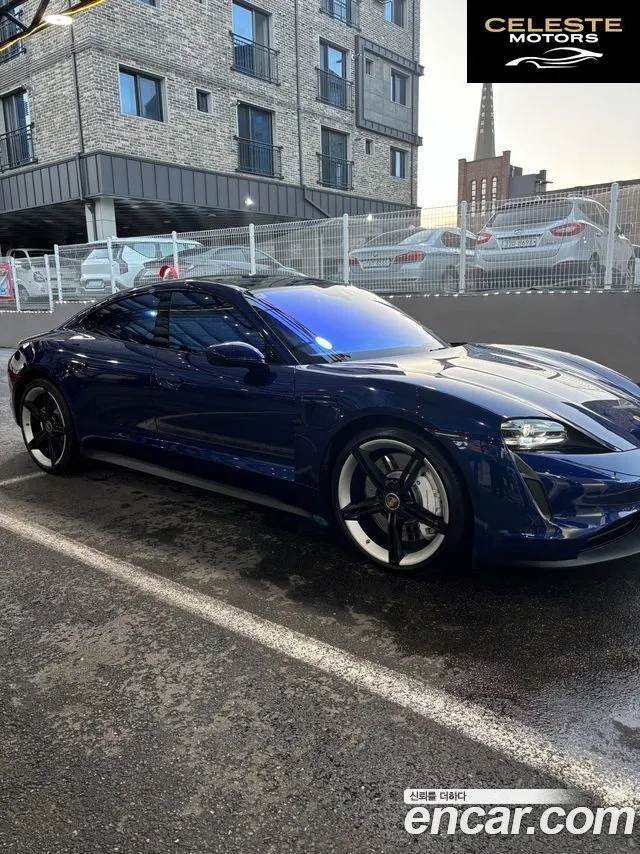PORSCHE Taycan 4S 2021 — photo 11 sur 16