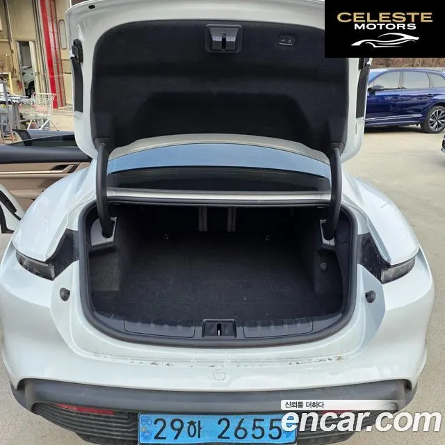 PORSCHE Taycan 2023 — photo 16 sur 26