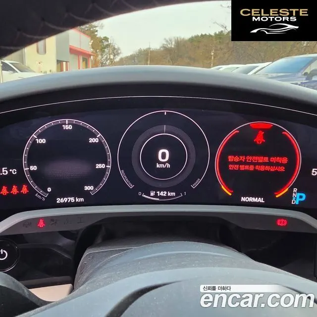 PORSCHE Taycan 2023 — photo 17 sur 26
