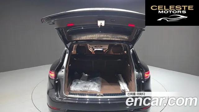 PORSCHE Cayenne (PO536) 4.0 Turbo 2020 — photo 26 sur 36