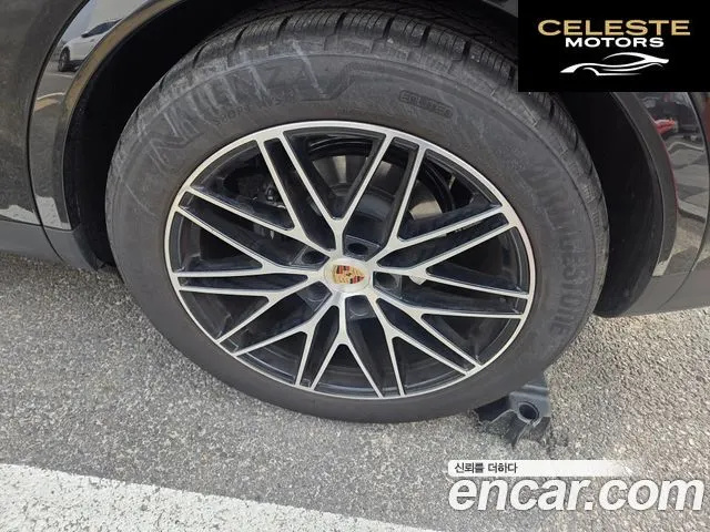 PORSCHE Cayenne (PO536) 3.0 Coupé 2025 — photo 5 sur 21