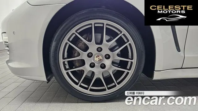 PORSCHE Panamera 4.8 S 2010 — photo 5 sur 20