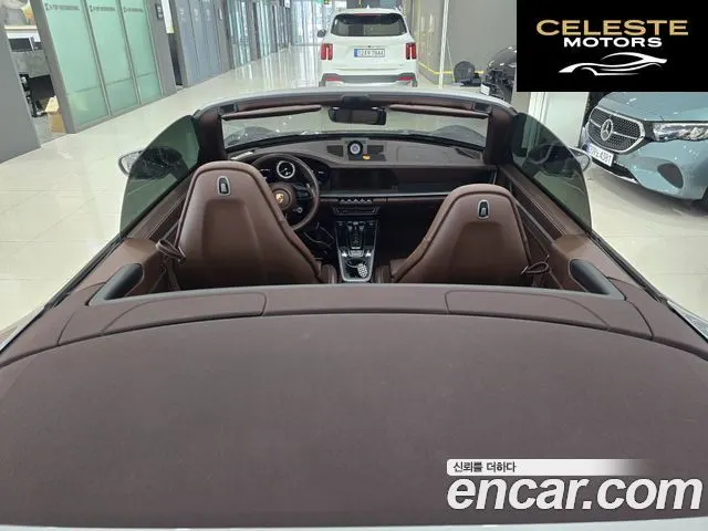 PORSCHE 911 (992) Carrera 4 Cabriolet 2024 — photo 13 sur 26