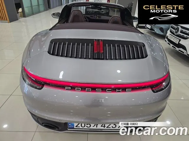 PORSCHE 911 (992) Carrera 4 Cabriolet 2024 — photo 14 sur 26