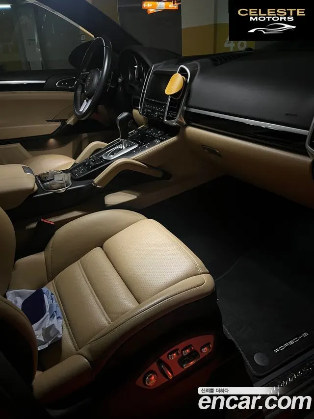 PORSCHE Cayenne 4.2 S 2016 — photo 14 sur 16