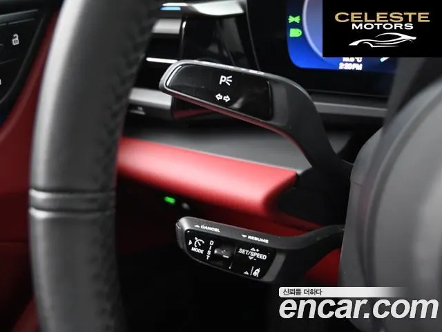 PORSCHE Macan EV 4S 2025 — photo 18 sur 26
