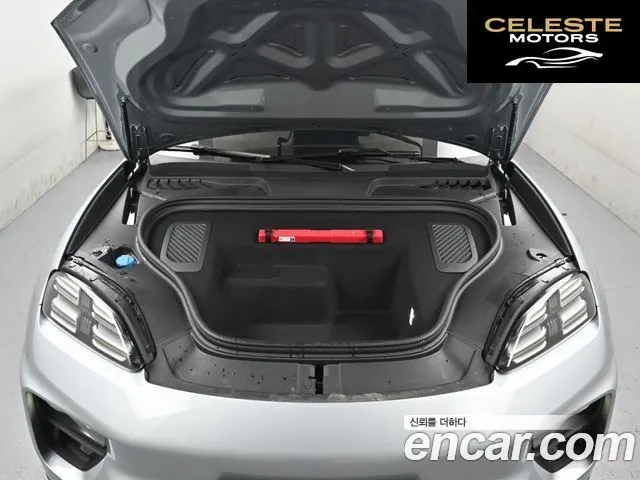 PORSCHE Macan EV 4S 2025 — photo 6 sur 26