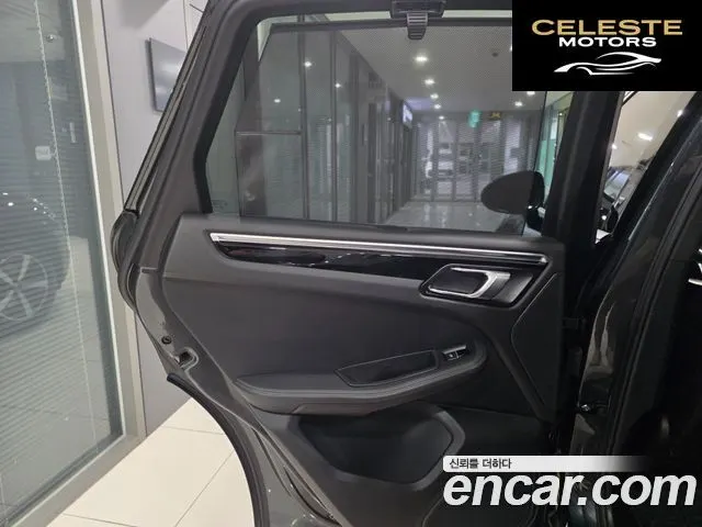PORSCHE Macan 2.0 2018 — photo 13 sur 26