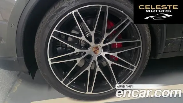 PORSCHE Macan EV 4S 2025 — photo 6 sur 13