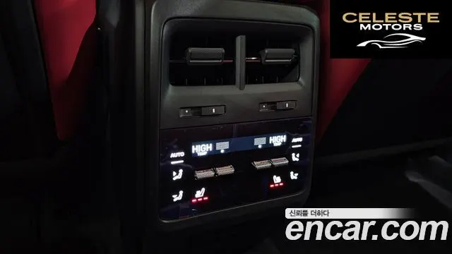 PORSCHE Macan EV 2025 — photo 17 sur 20