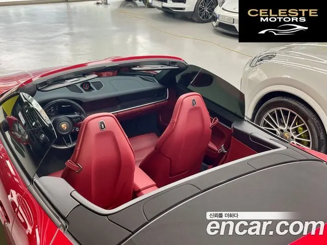 PORSCHE 911 (992) Carrera 4 Cabriolet 2024 — photo 19 sur 26