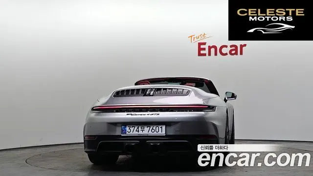 PORSCHE 911 (992) Carrera 4 GTS Cabriolet 2025 — photo 31 sur 34