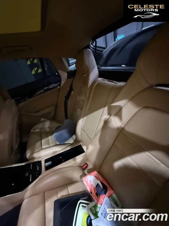 PORSCHE Panamera (971) 2.9 AWD E-High 2018 — photo 6 sur 17