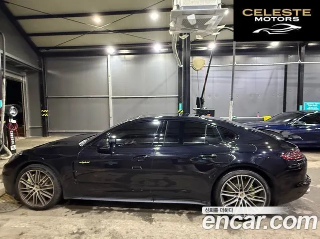 PORSCHE Panamera (971) 2.9 AWD E-High 2018 — photo 8 sur 17
