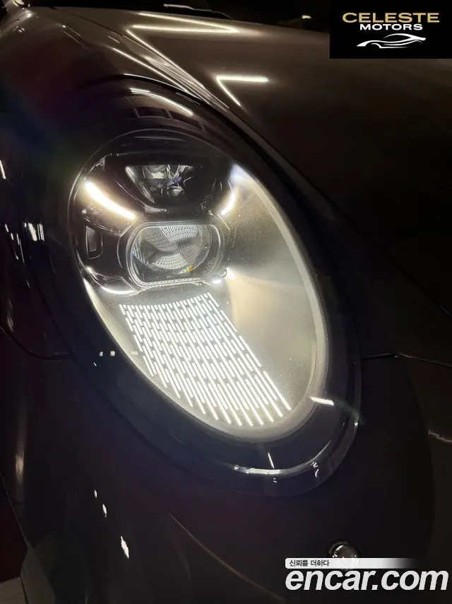 PORSCHE 911 Carrera 4 2013 — photo 13 sur 17