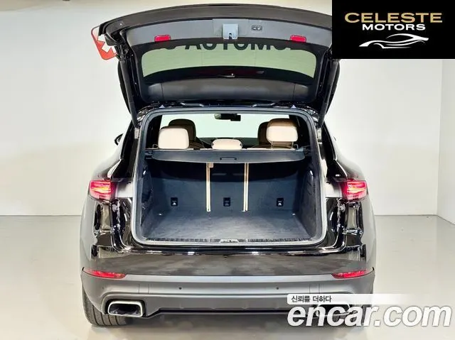 PORSCHE Cayenne (PO536) 3.0 2021 — photo 19 sur 26