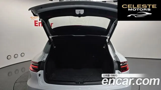 PORSCHE Macan 3.6 Turbo 2016 — photo 20 sur 20