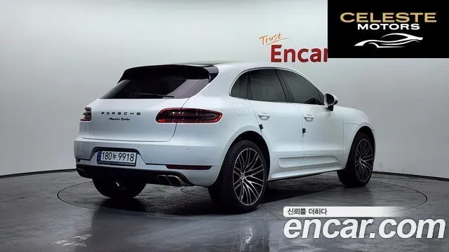 PORSCHE Macan 3.6 Turbo 2017 — photo 2 sur 20