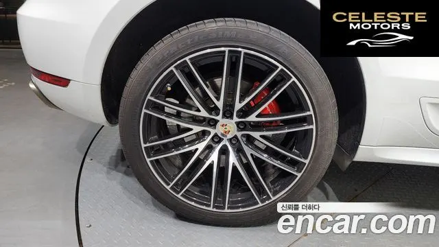 PORSCHE Macan 3.6 Turbo 2017 — photo 5 sur 20