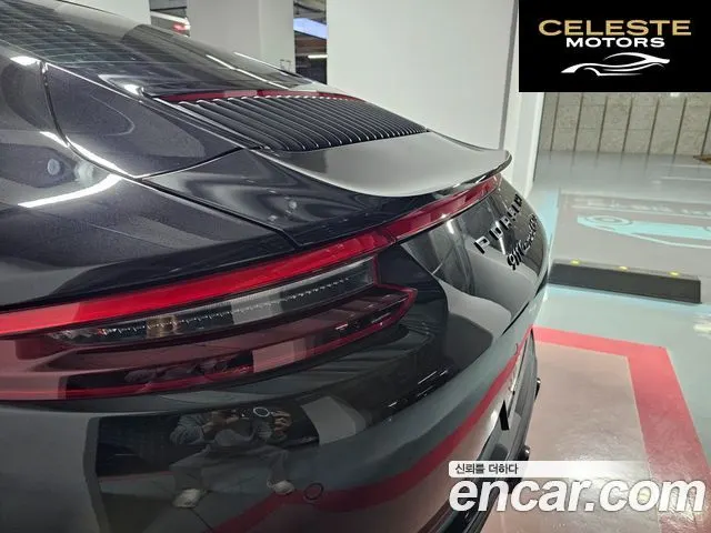 PORSCHE 911 Carrera 4 GTS 2018 — photo 14 sur 26