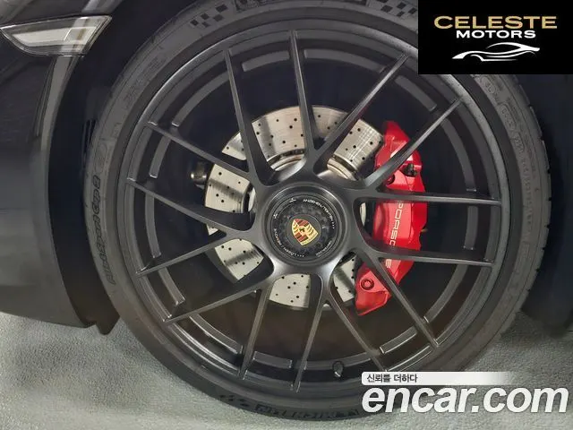 PORSCHE 911 Carrera 4 GTS 2018 — photo 5 sur 26