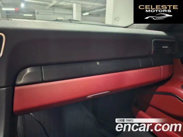 PORSCHE 911 Carrera 4 GTS 2018 — photo 6 sur 26
