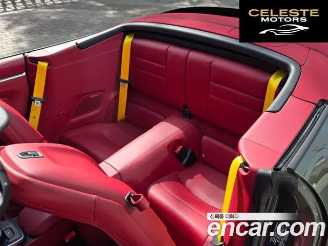PORSCHE 911 (992) Carrera 4 Cabriolet 2021 — photo 17 sur 26