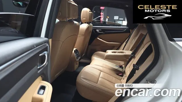 PORSCHE Macan 2.0 2018 — photo 12 sur 26