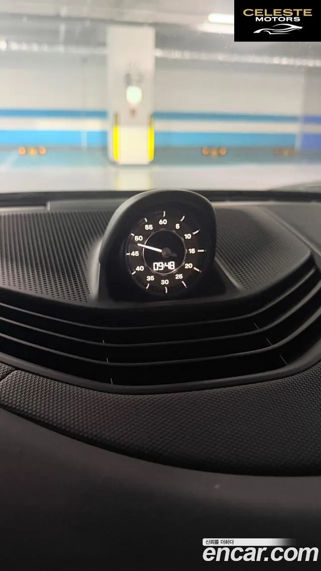 PORSCHE Taycan 4S 2021 — photo 7 sur 12