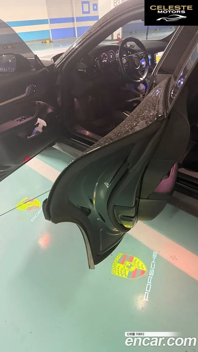 PORSCHE Taycan 4S 2021 — photo 9 sur 12