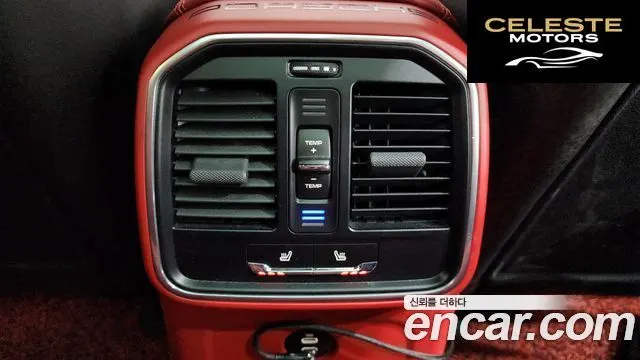 PORSCHE Macan 2.9 GTS 2020 — photo 35 sur 39