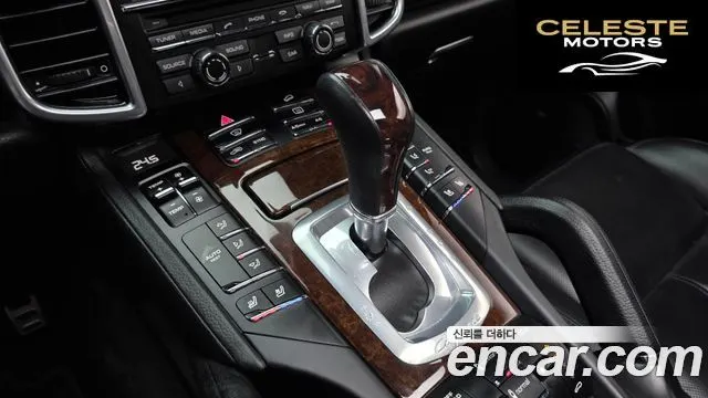 PORSCHE Cayenne 4.2 S 2014 — photo 9 sur 20