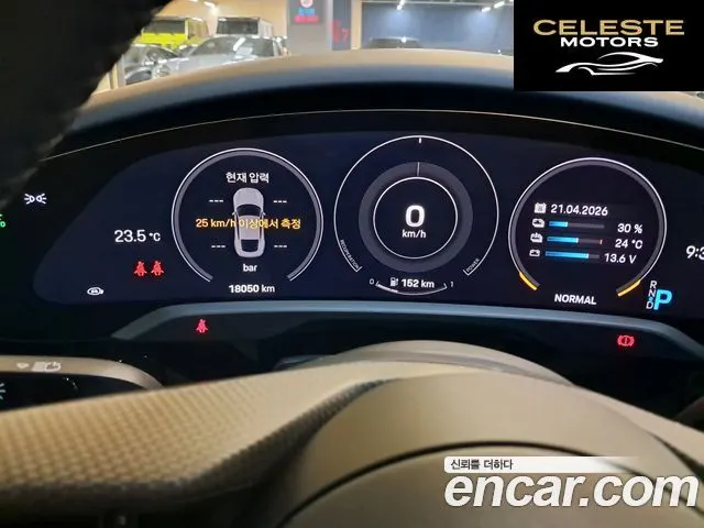 PORSCHE Taycan 4S 2020 — photo 8 sur 16