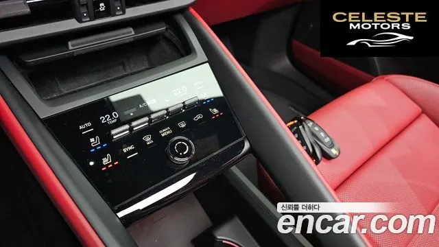 PORSCHE Macan EV 4 2025 — photo 19 sur 20