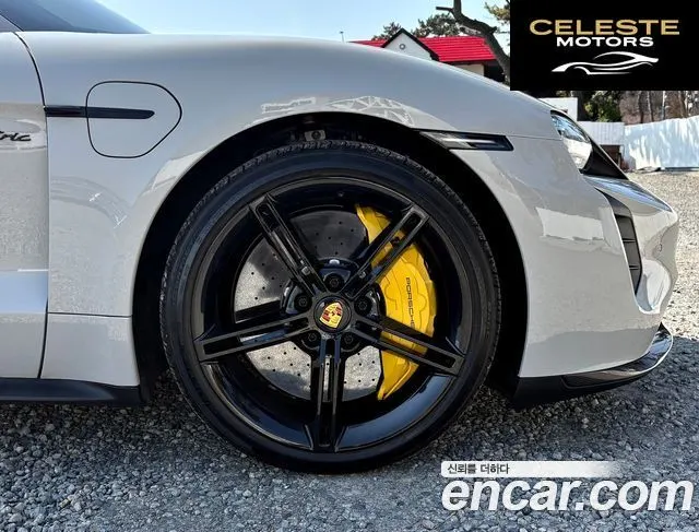 PORSCHE Taycan Turbo S 2023 — photo 11 sur 26