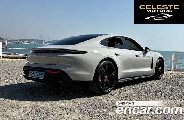 PORSCHE Taycan Turbo S 2023 — photo 9 sur 26