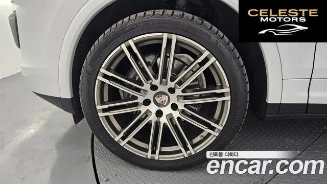 PORSCHE Cayenne 3.0 Edition 2017 — photo 5 sur 34