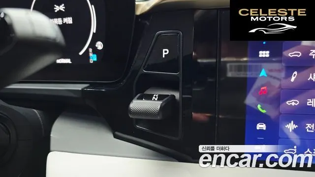 PORSCHE Macan EV 4S 2025 — photo 12 sur 32